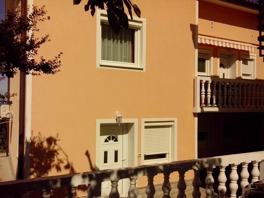 Apartment Mara Ankaran Szoba fotó